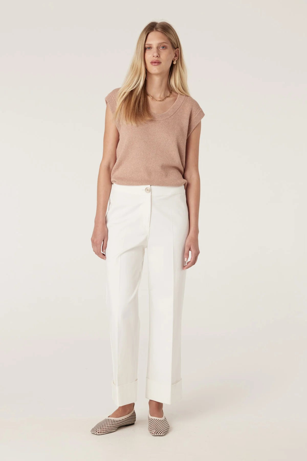 CSS25346_WHT_1_jmlbxh_1.webp