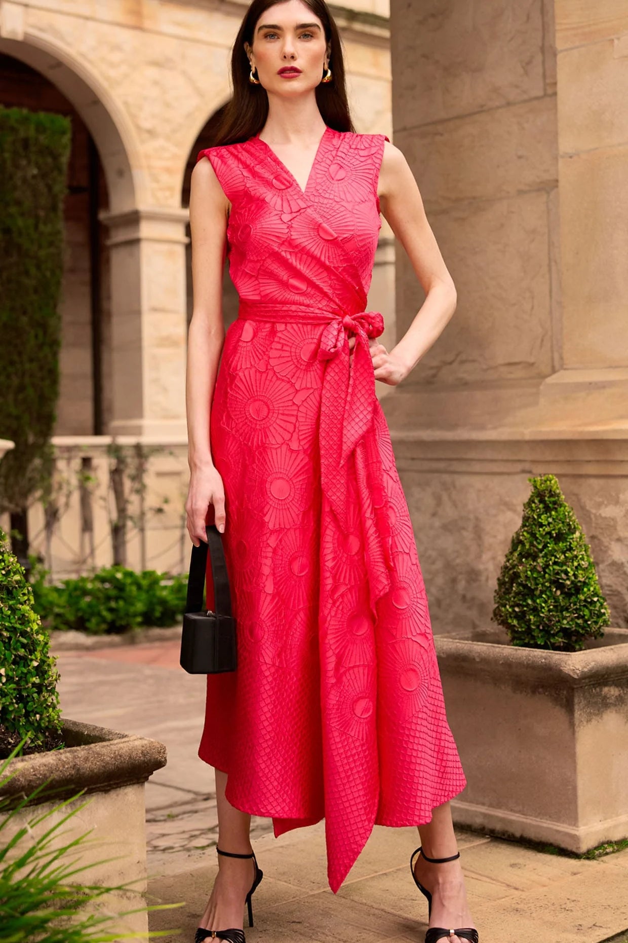 LR_CAMELIAWRAPDRESSINPINKSPRINGCAMPAIGN2639_BIAS26.webp