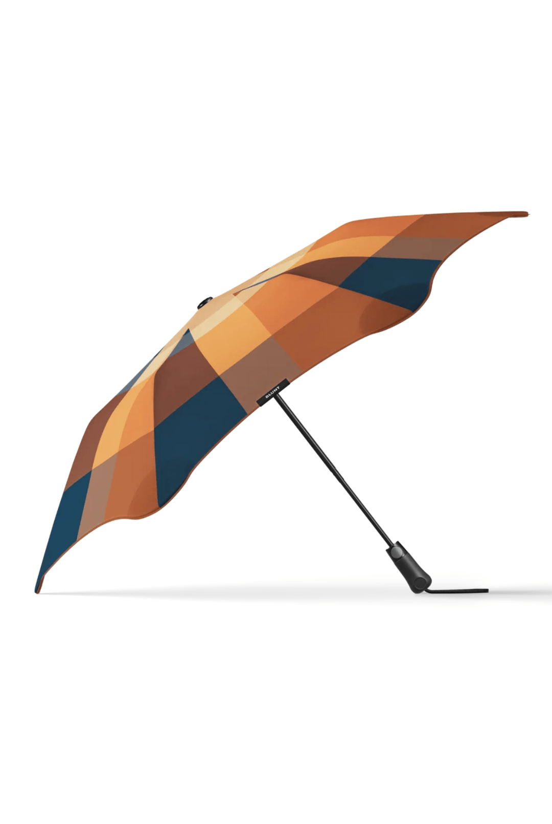 Shop Blunt Metro X Gingerbread Umbrella - Blunt Umbrella