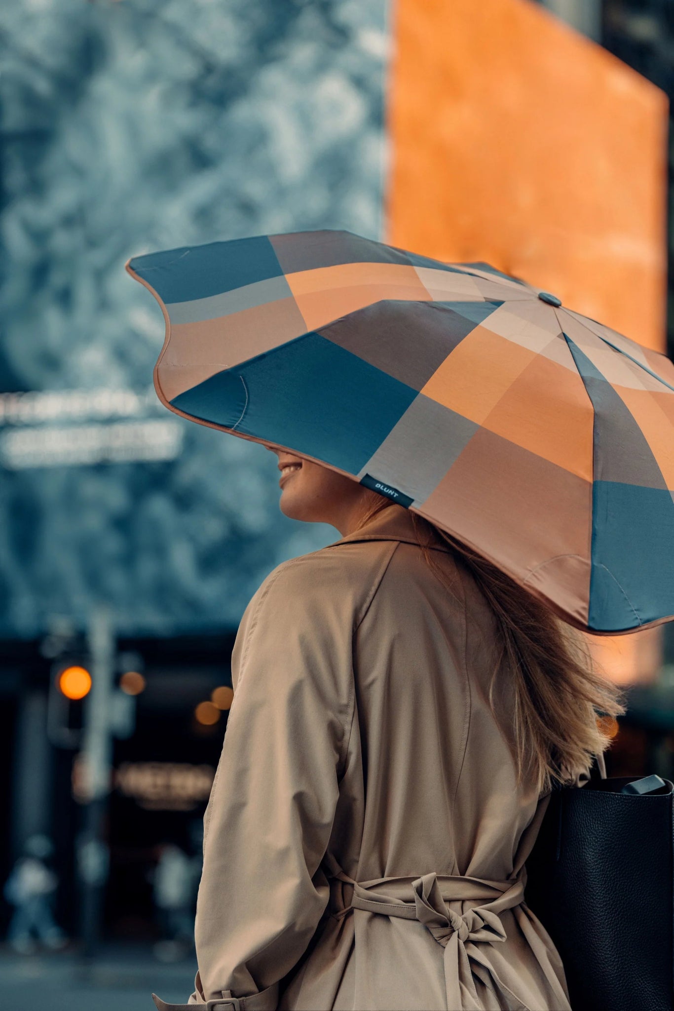 Shop Blunt Metro X Gingerbread Umbrella - Blunt Umbrella