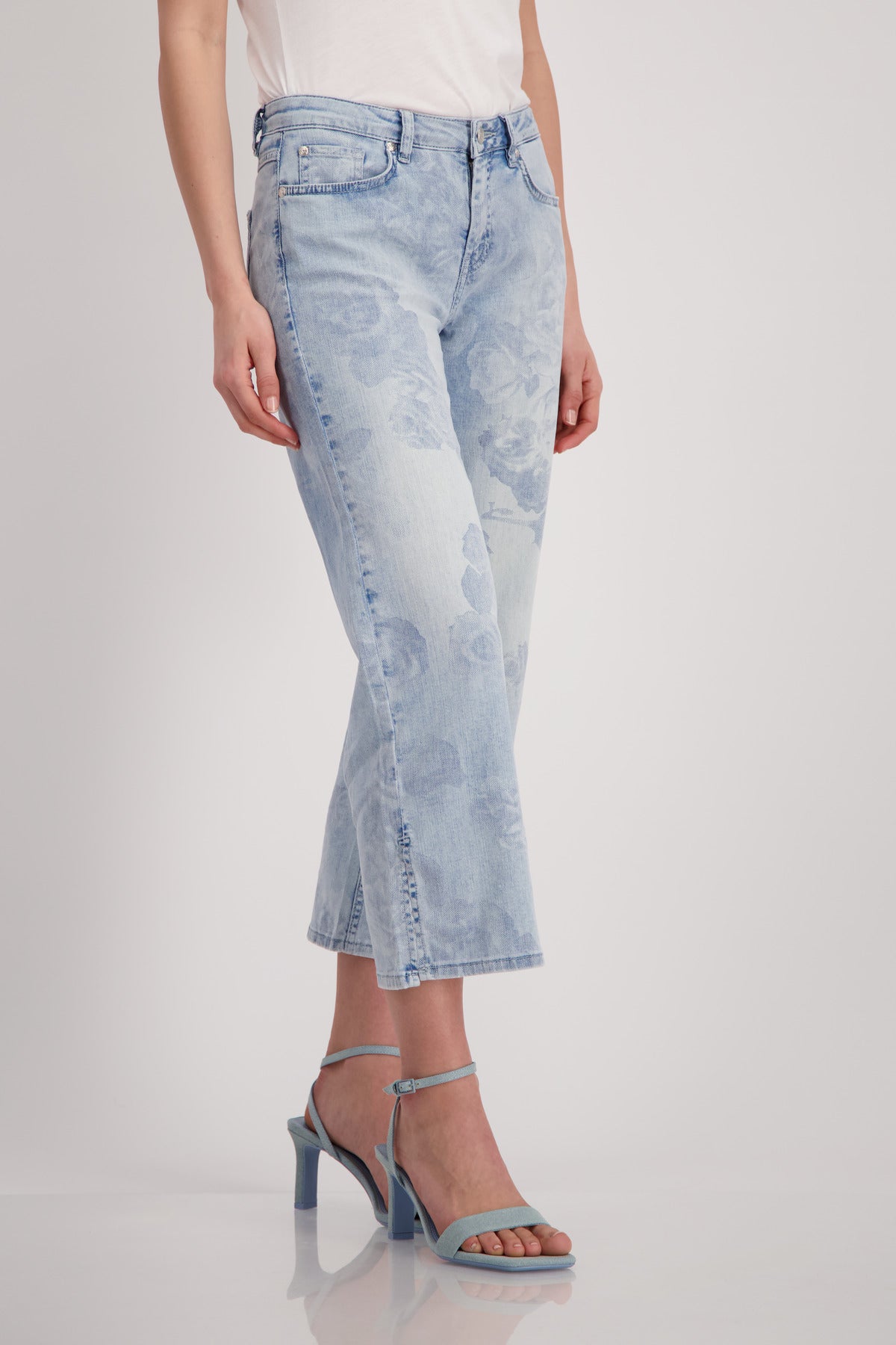 Shop Cropped Jeans with Floral Pattern | Mid Denim - Monari