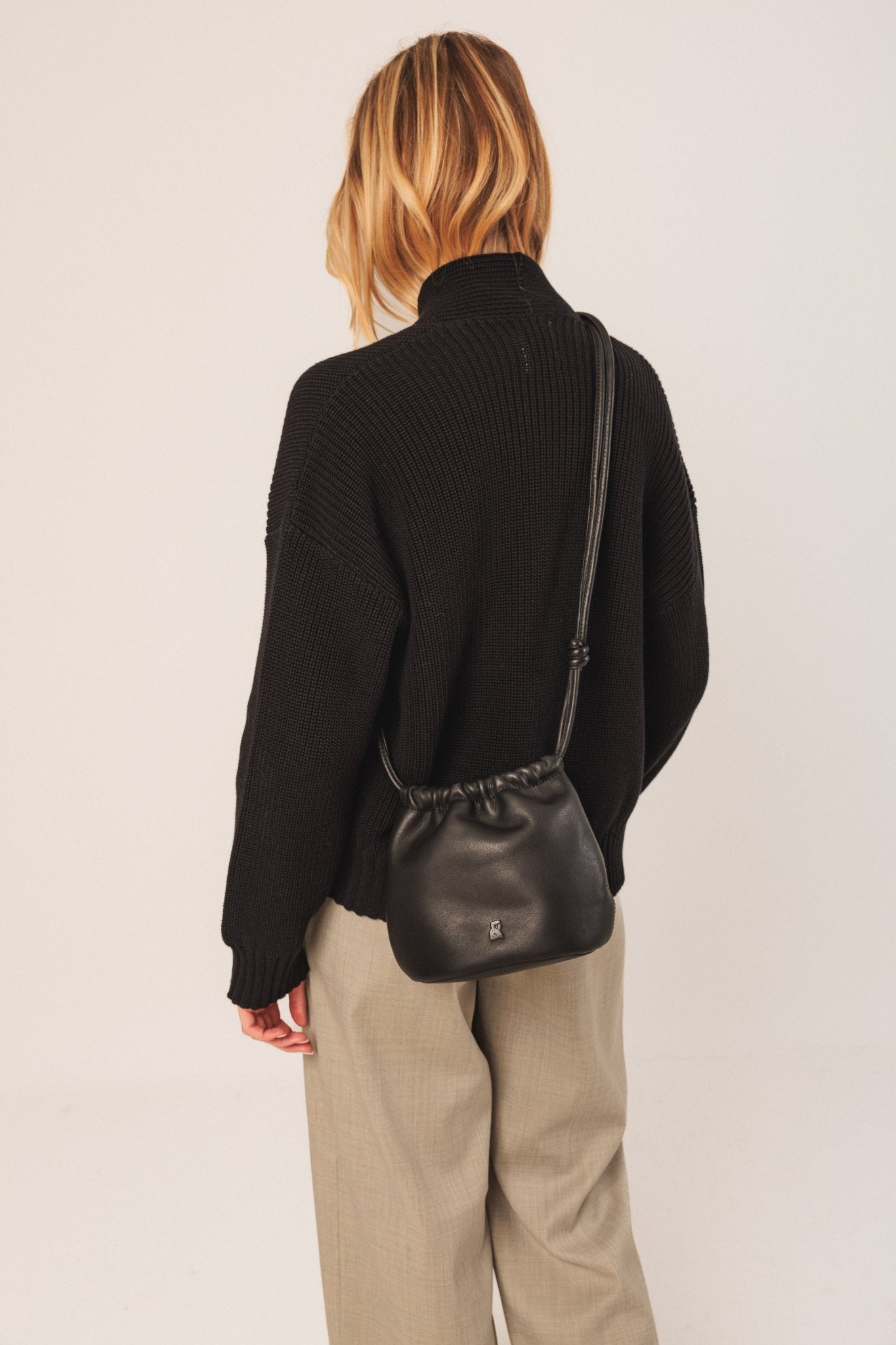 Shop Indi & Cold Bolsos Gathered Bucket Leather Bag - Indi & Cold