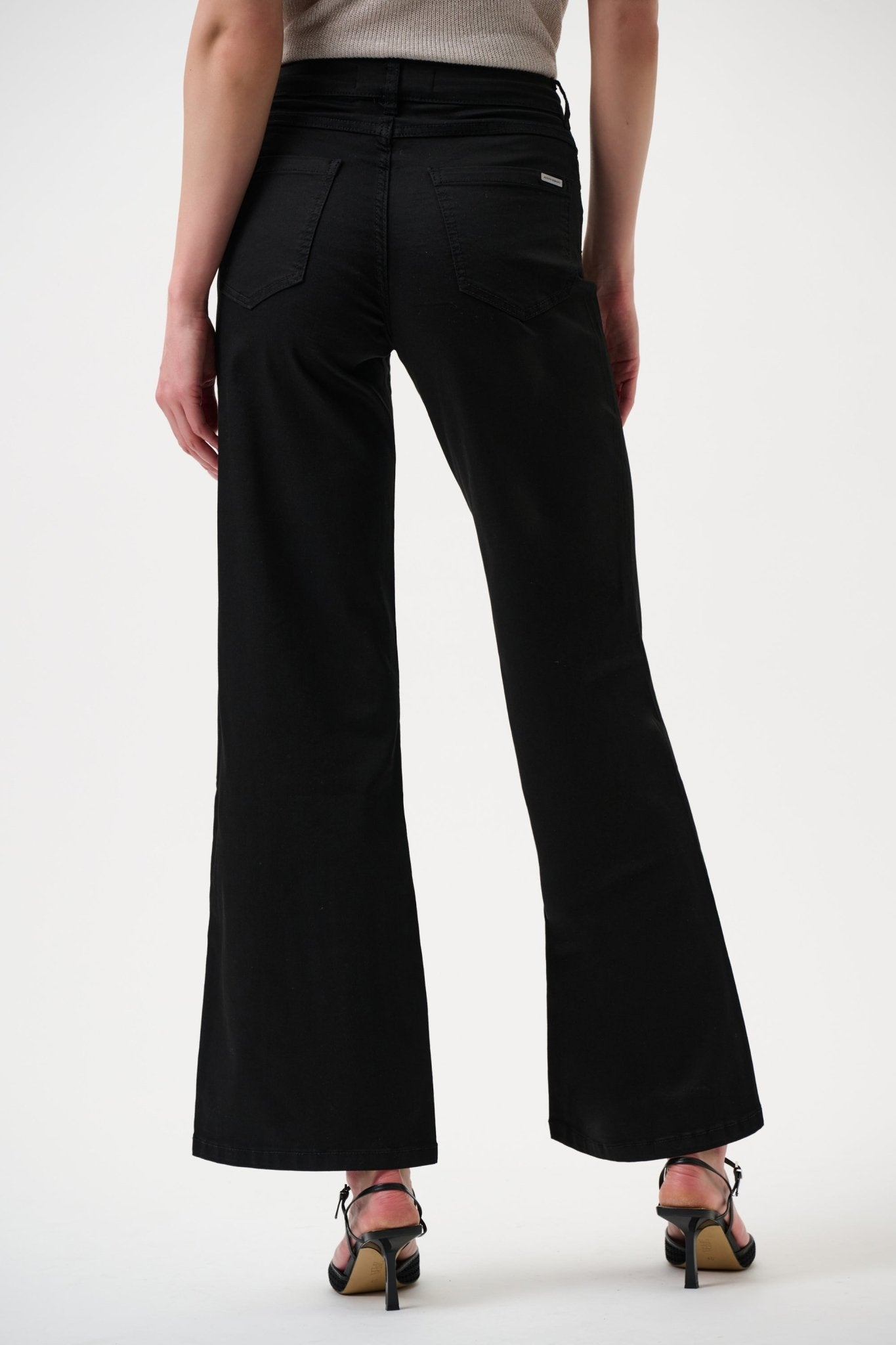 Shop Joseph Ribkoff GOLDIE Classic Wide-Leg Jeans - Joseph Ribkoff