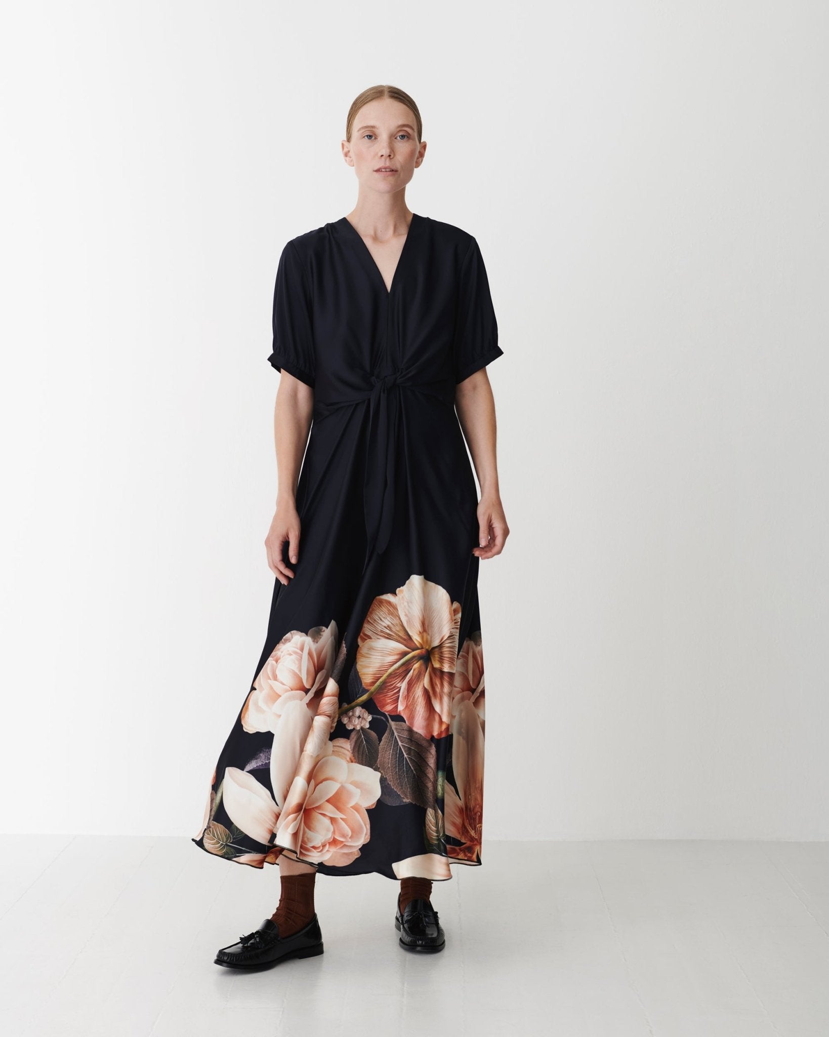 Shop Karmamia Copenhagen Faye Dress – Maxi Blossom - Karmamia Copenhagen