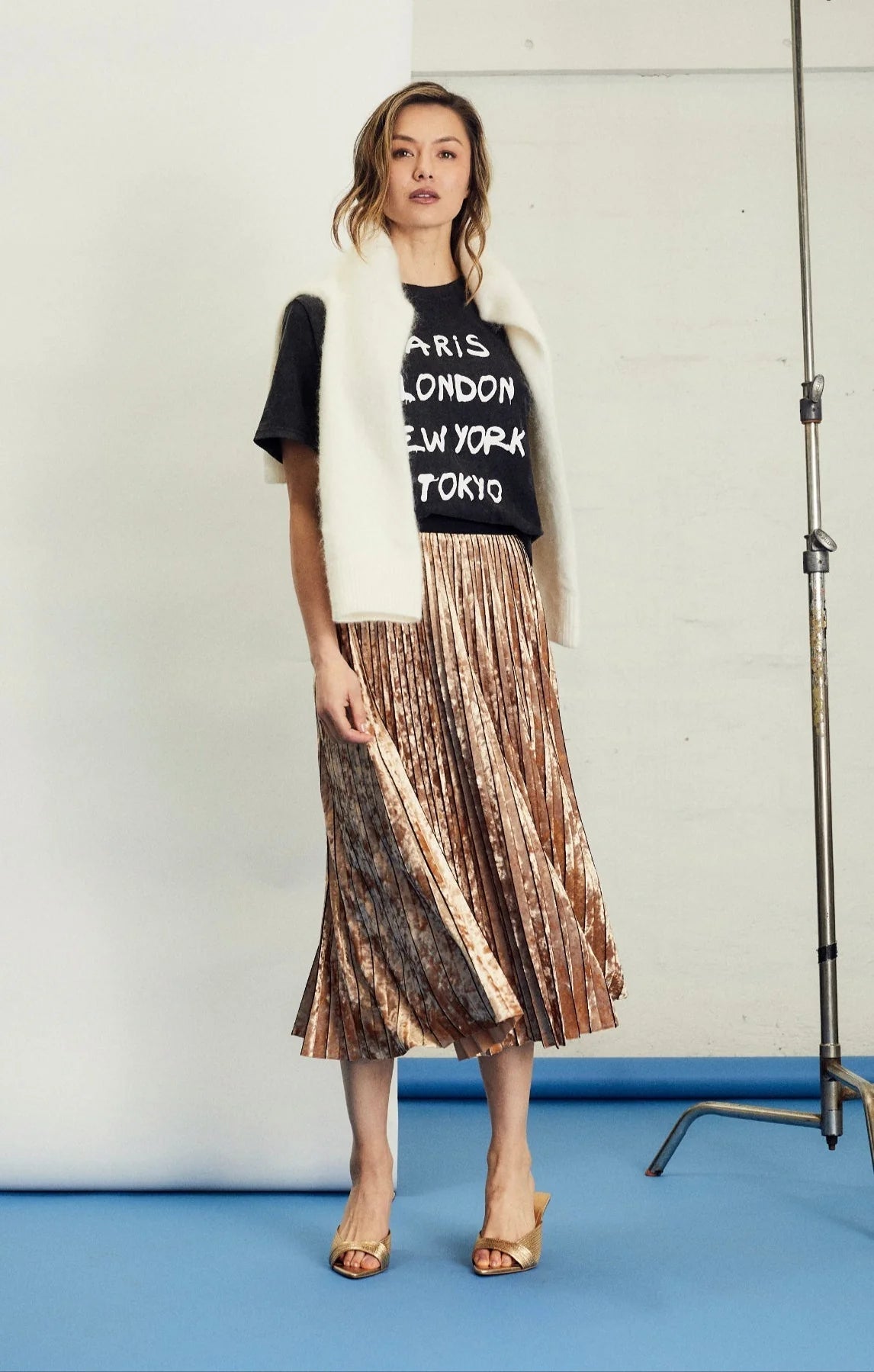 Shop Lana Vintage Tee - Noir Cities - We Are The Others