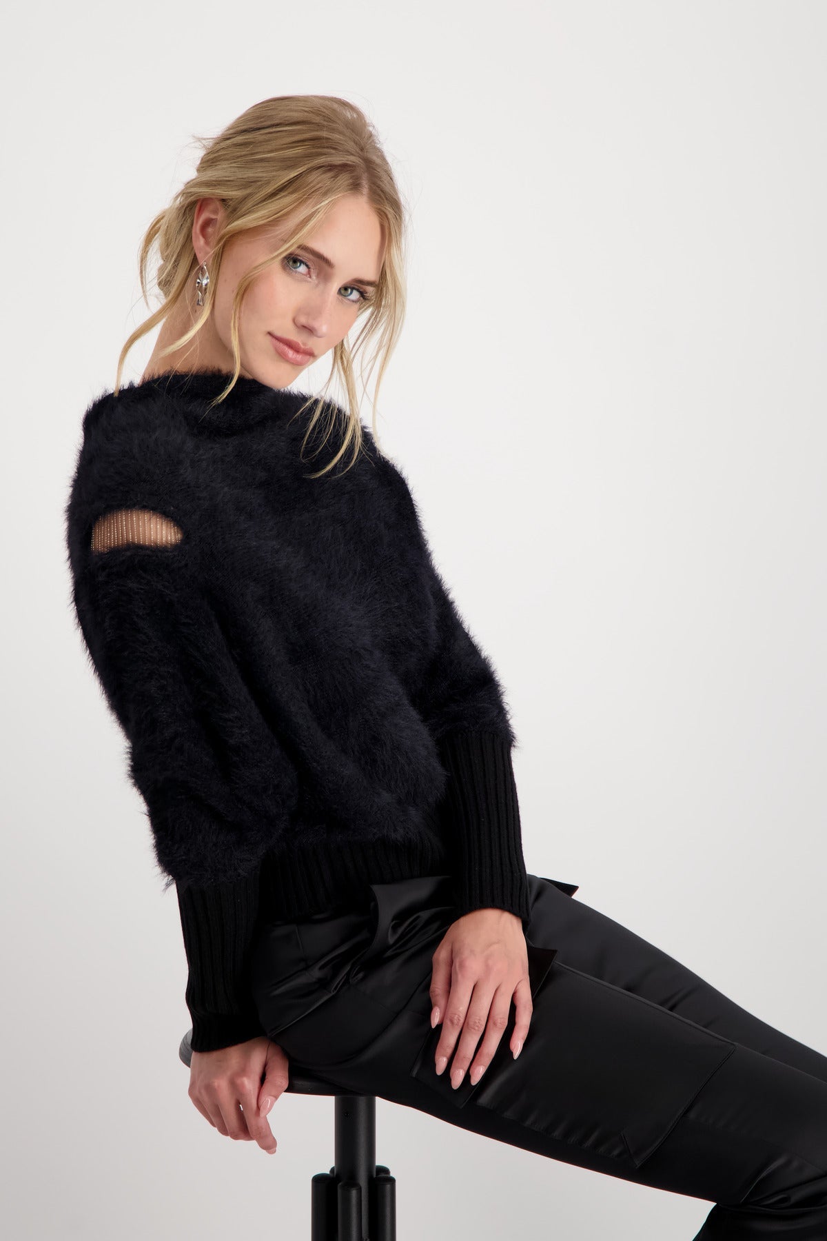 Shop Plush Sweater | Black - Monari