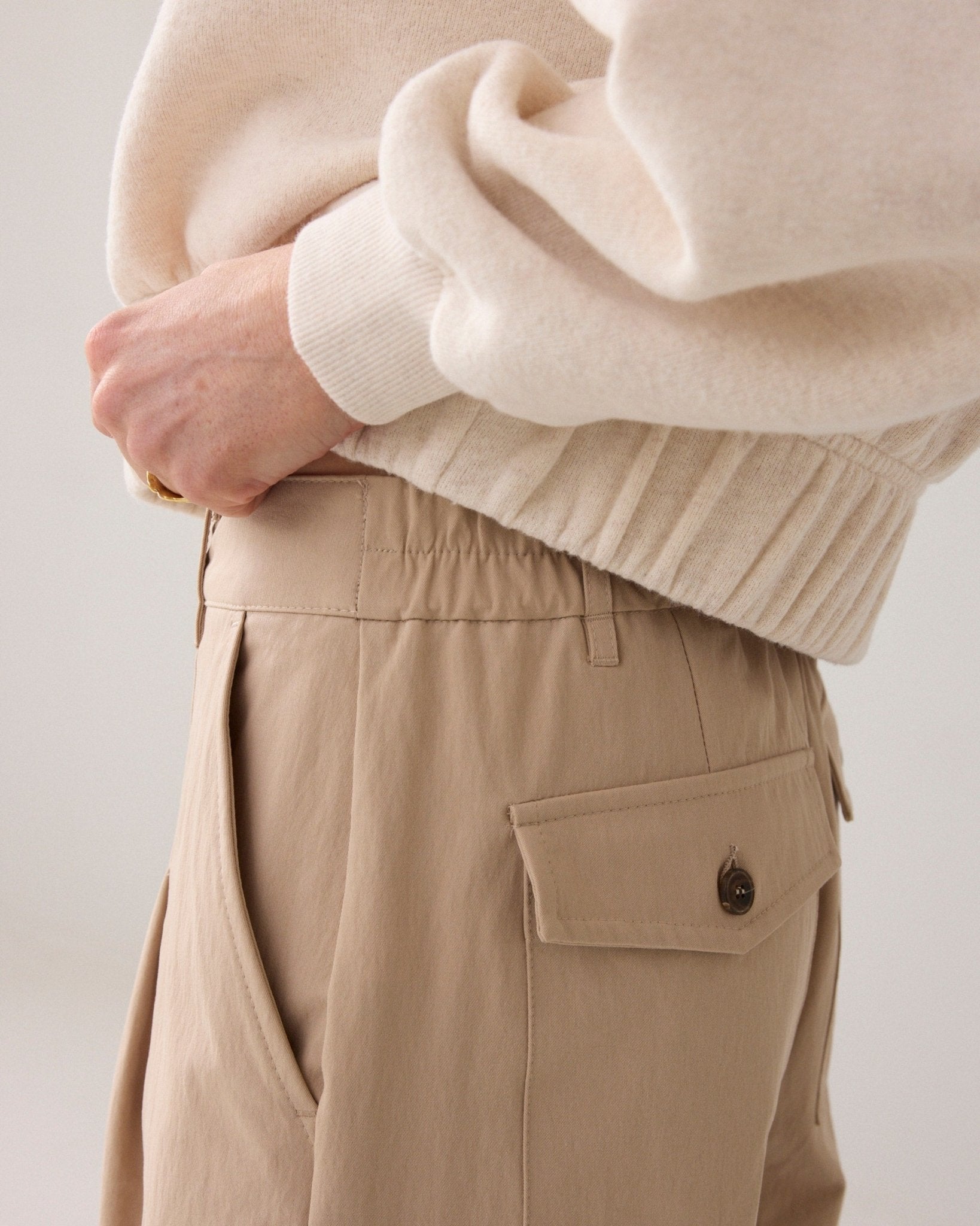 Shop Summum Woman Balloon Fit Cotton Blend Pants Alpaca - Summum Woman