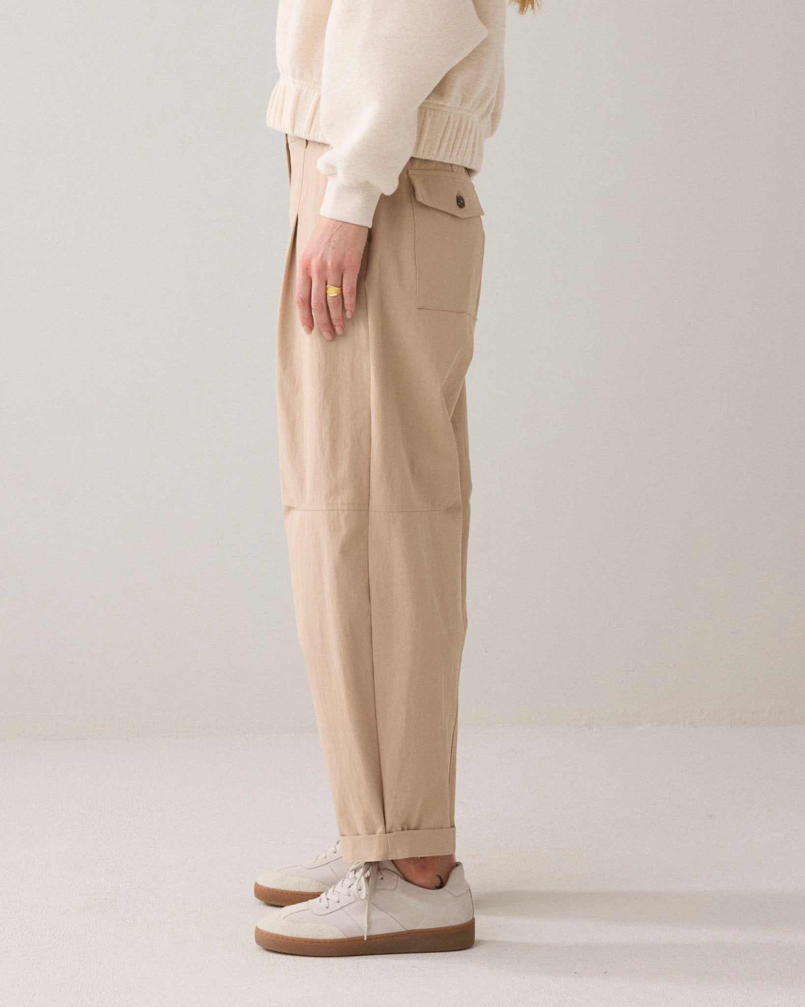 Shop Summum Woman Balloon Fit Cotton Blend Pants Alpaca - Summum Woman