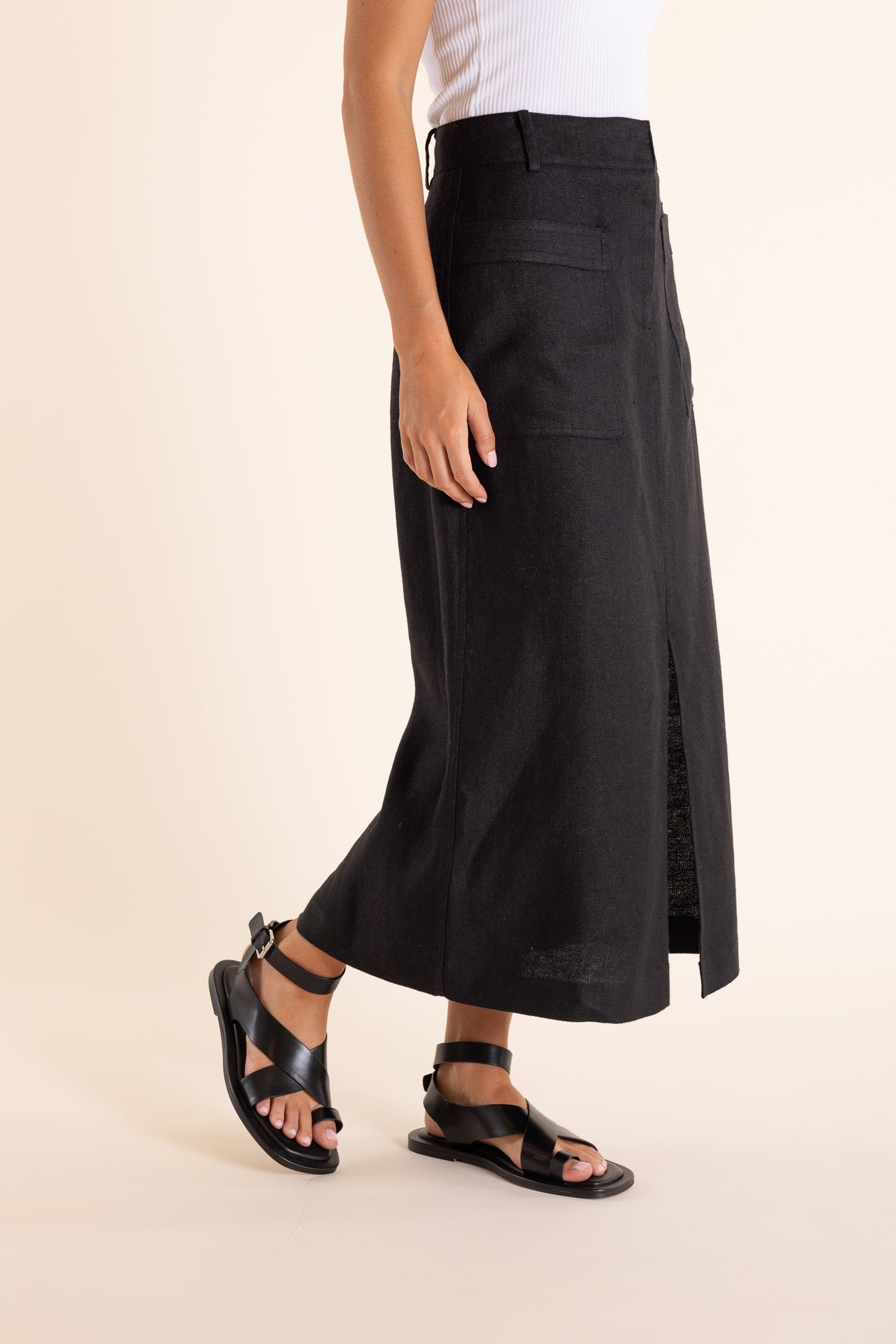 Shop Two T's Midi Skirt in Textured Linen | Black - Two T's