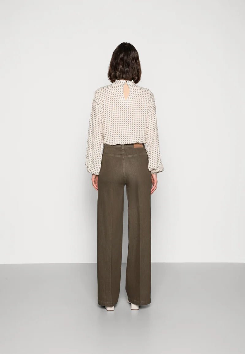 Shop Colette Balance Pant | Grape Leaf - Mos Mosh