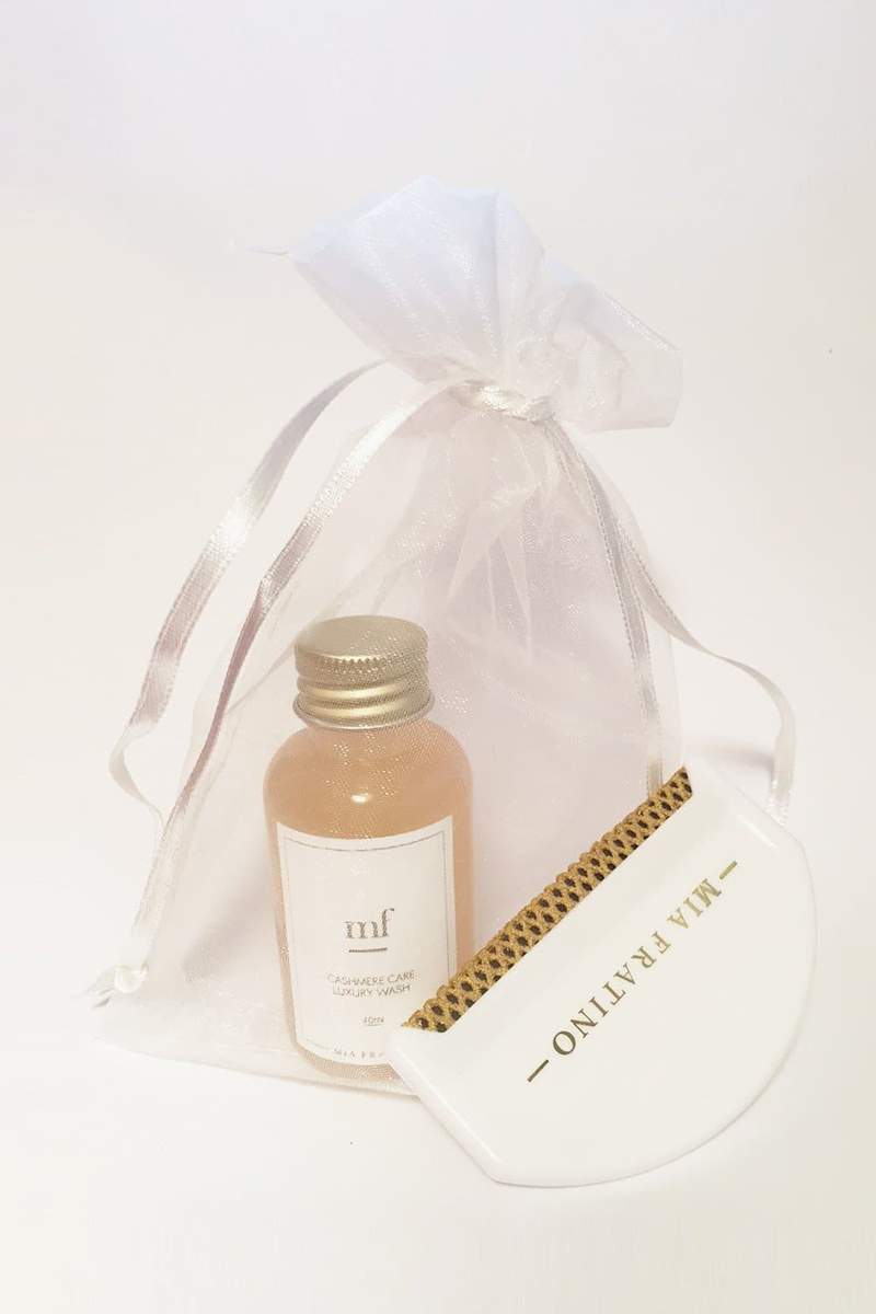 Shop Mia Essential Cashmere Jumper | Ivory - Mia Fratino