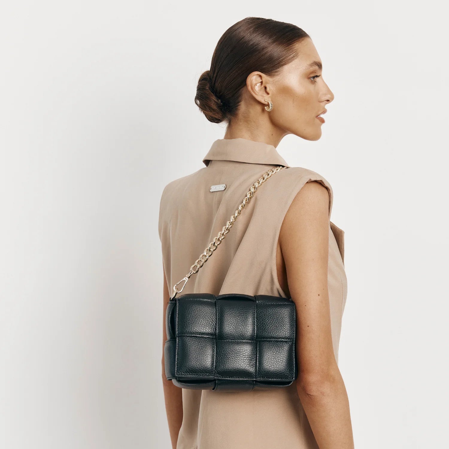 Shop PRE-ORDER Margot Leather Woven Bag | Black - Vestirsi