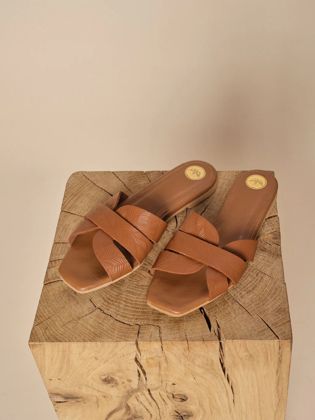 Shop PRE-ORDER Sicily Leather Slide | Cognac - Mos Mosh