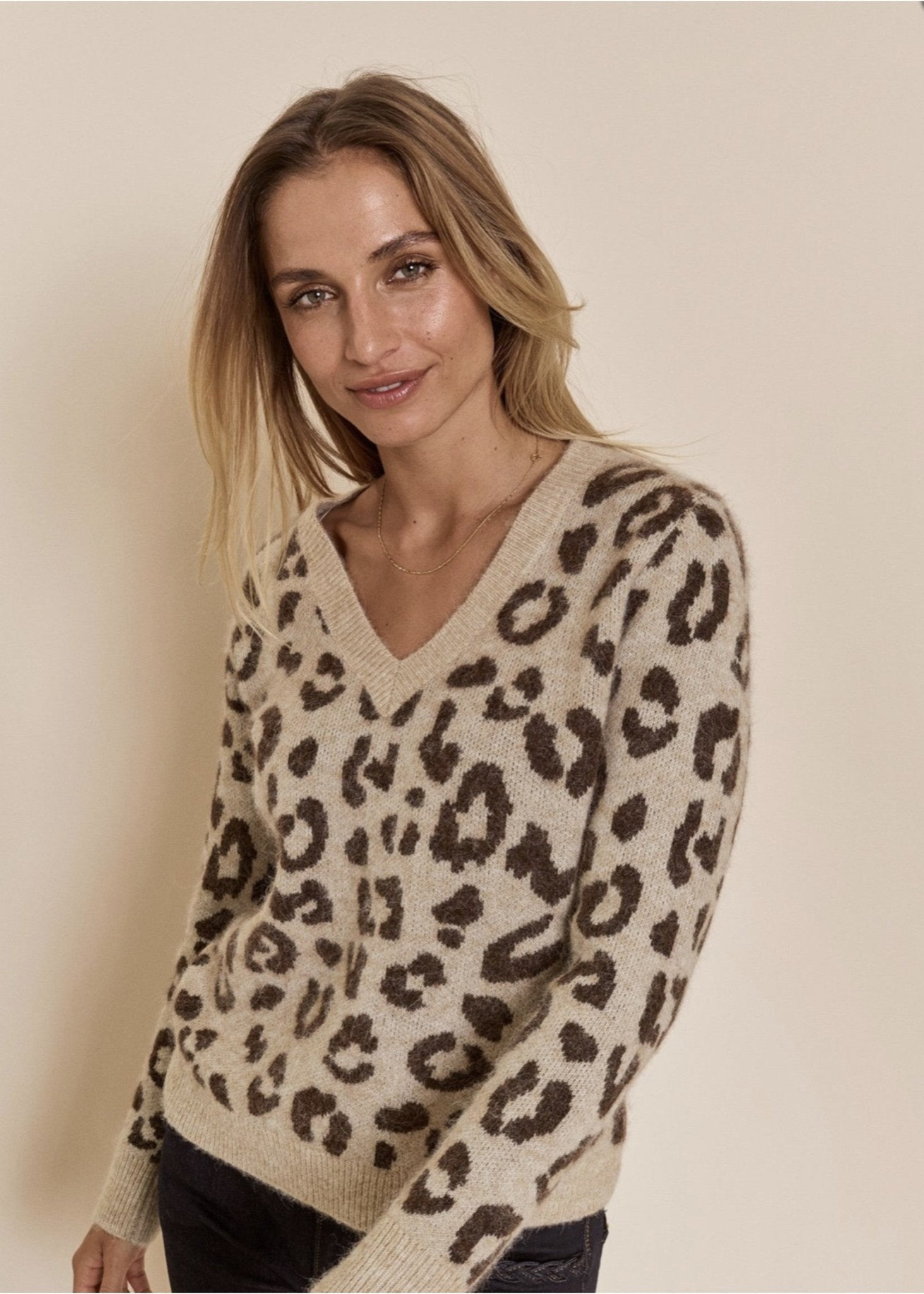 Shop Soffia Leo Knit - Mos Mosh