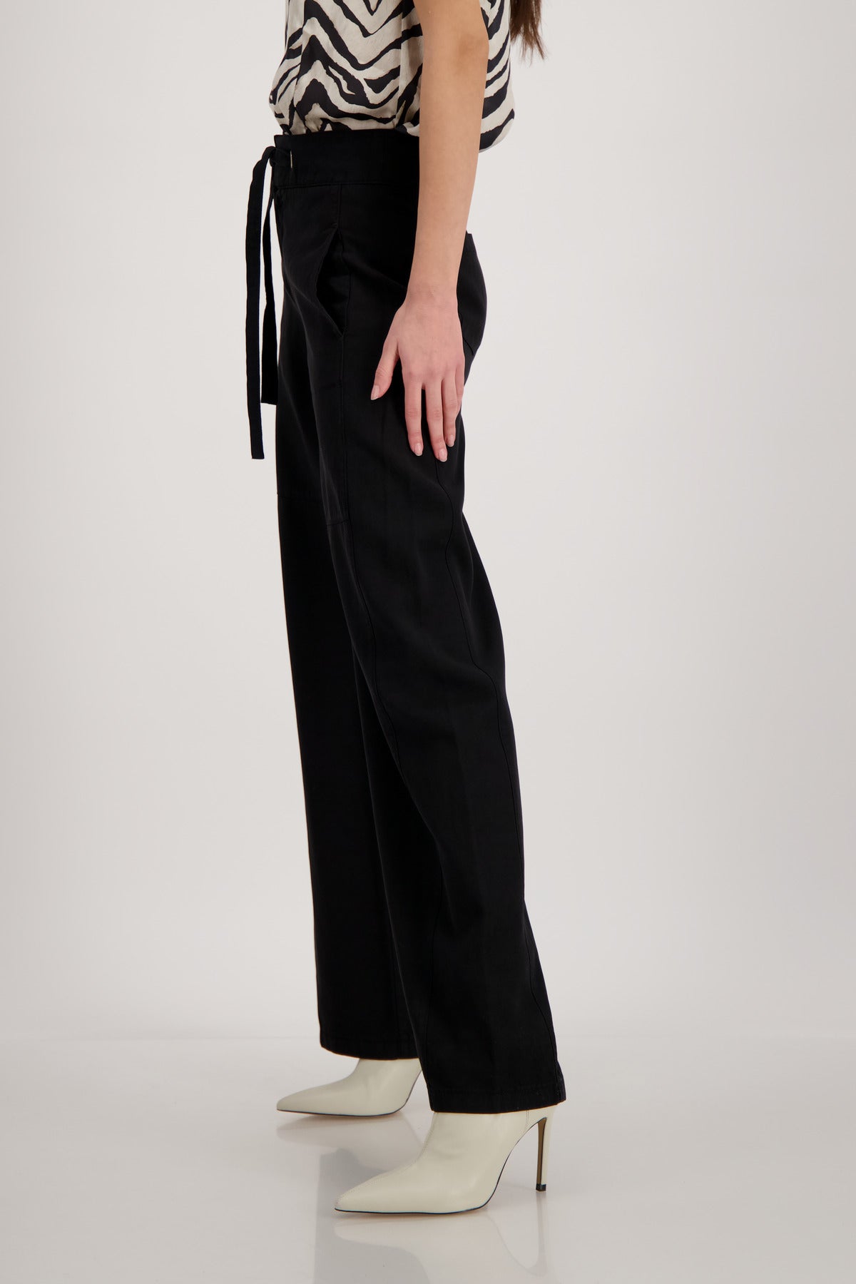 Shop Wide Leg Draw String Pant | Black - Monari